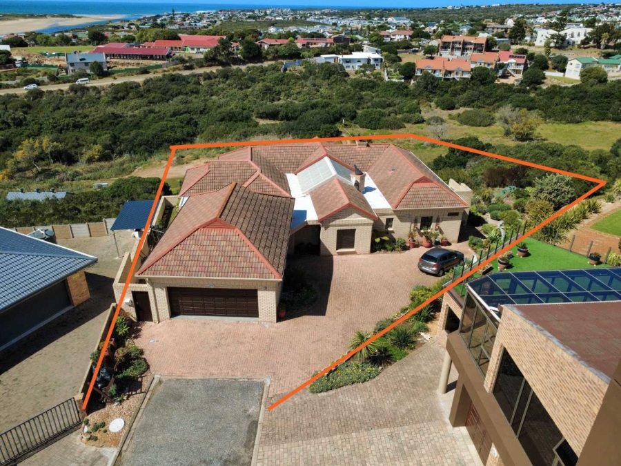 4 Bedroom Property for Sale in Stilbaai Wes Western Cape